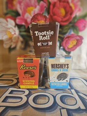 NWT Hershey's/Reese's/Tootsie Roll Chocolate Scented Candles